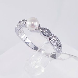 New 18K Gold Plated Fresh Water Pearl & Cubic Zirconia Ring